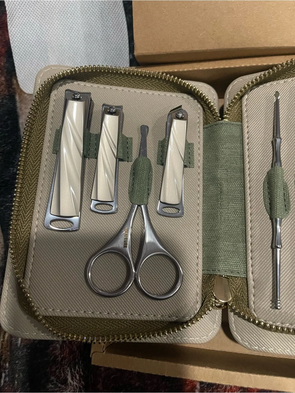 8 Piece Manicure Kit in Brown – Complete Men’s Grooming Set